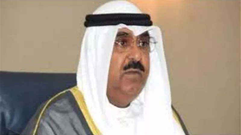 من هو الشيخ مشعل الأحمد الذى نادى به مجلس الوزراء الكويتى أميرا للبلاد