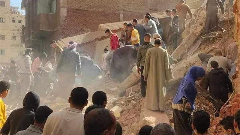 انهيار منزل ومصرع حلاق تحت الأنقاض بالواسطى