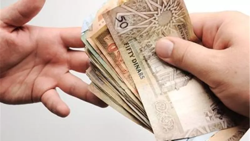 وجوب النفقة على العم حال فقد الأب