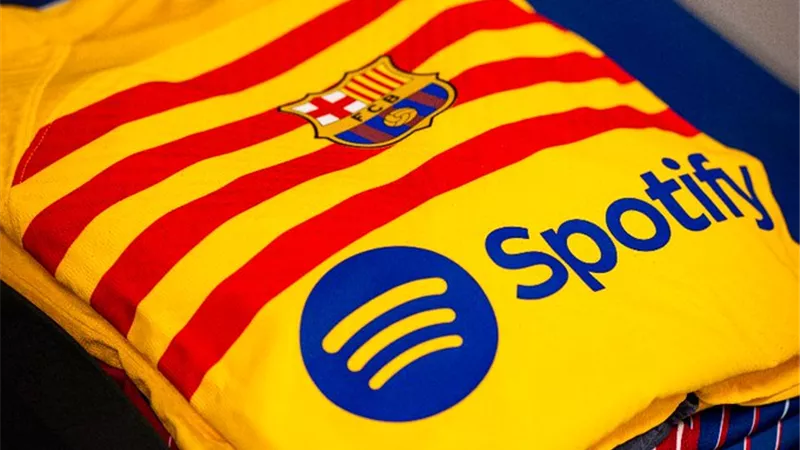 شاهد غرفة ملابس برشلونة قبل مواجهة فالنسيا