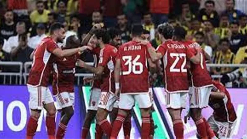 نجم الاهلى السابق: محمد عبد المنعم نجح في وقف خطورة بنزيما