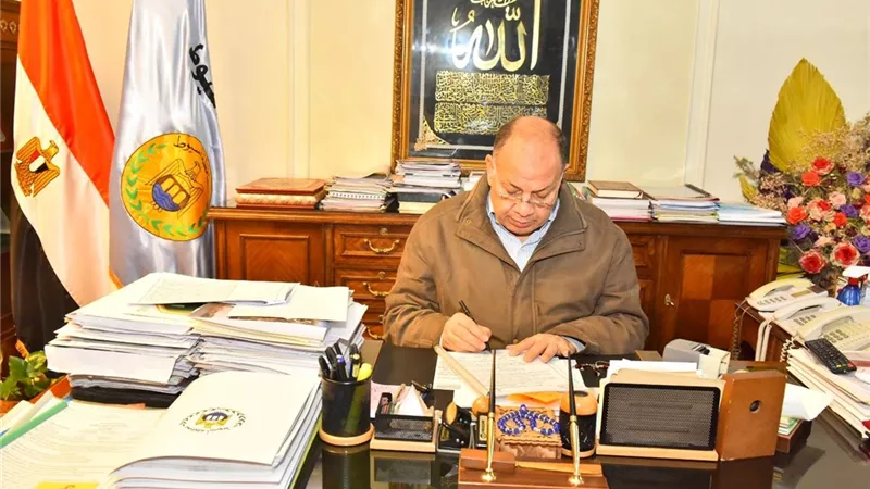 محافظ اسيوط: يعتمد المواعيد المقترحة لامتحانات النقل والشهادات