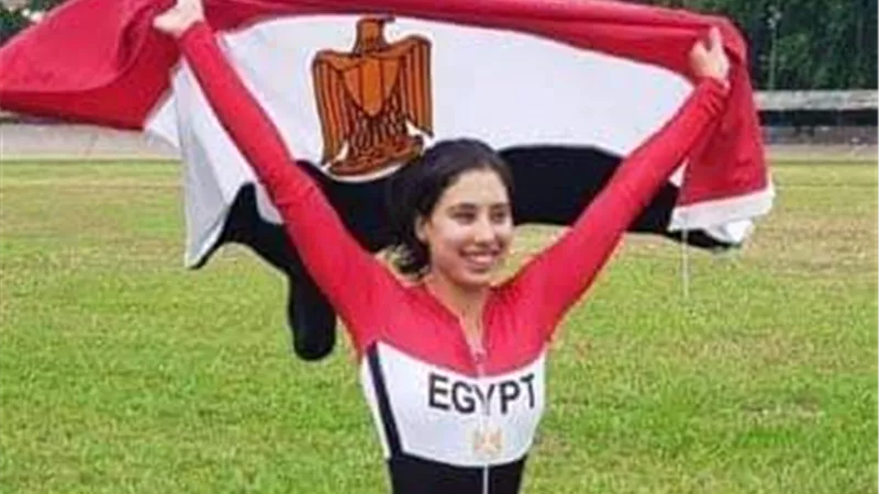 قومى المرأة يهنيء ابتسام زايد لتتويجها بذهبية بطولة الدراجات