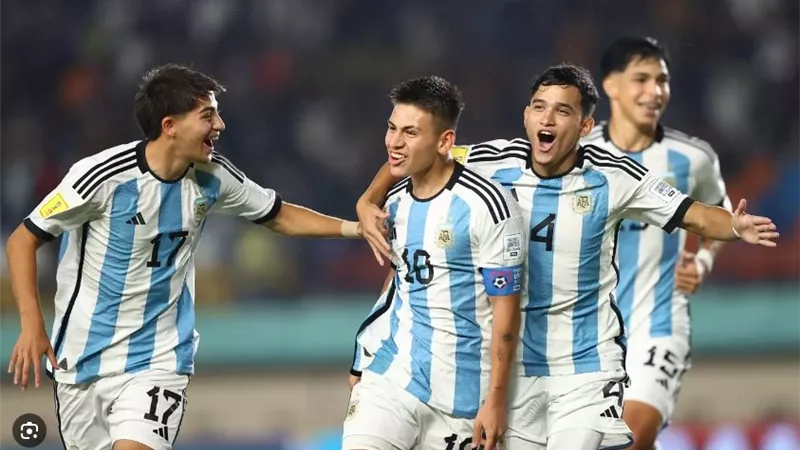برشلونة مهدد بخسارة صفقة خليفة ميسي