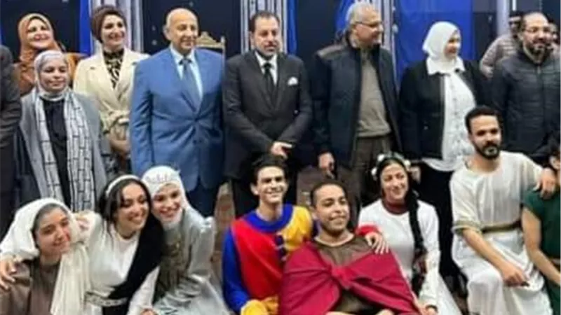 طلاب طب الزقازيق يقدمون العرض المسرحى عرش ارجوس