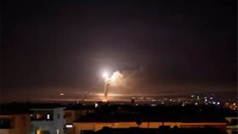 إصابة جنديين في هجوم صاروخي إسرائيلي قرب دمشق