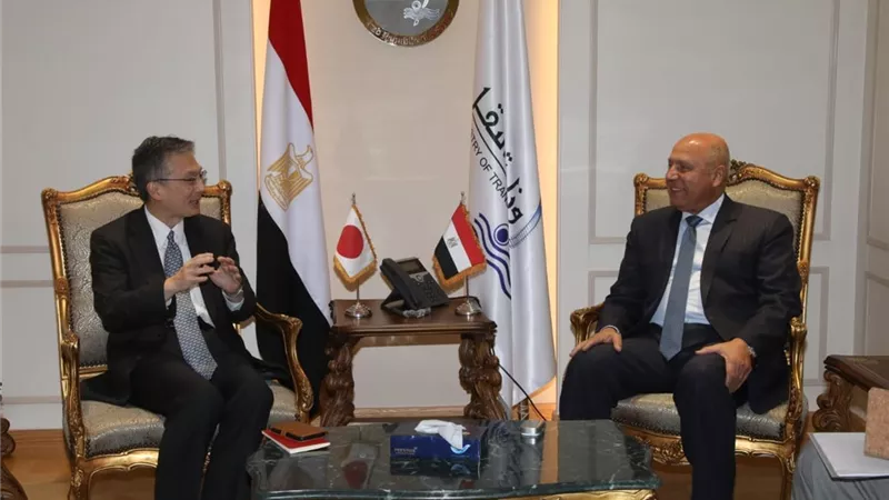 الوزير يبحث مع سفير اليابان بالقاهرة تنفيذ المرحلة الأولى للخط الرابع للمترو