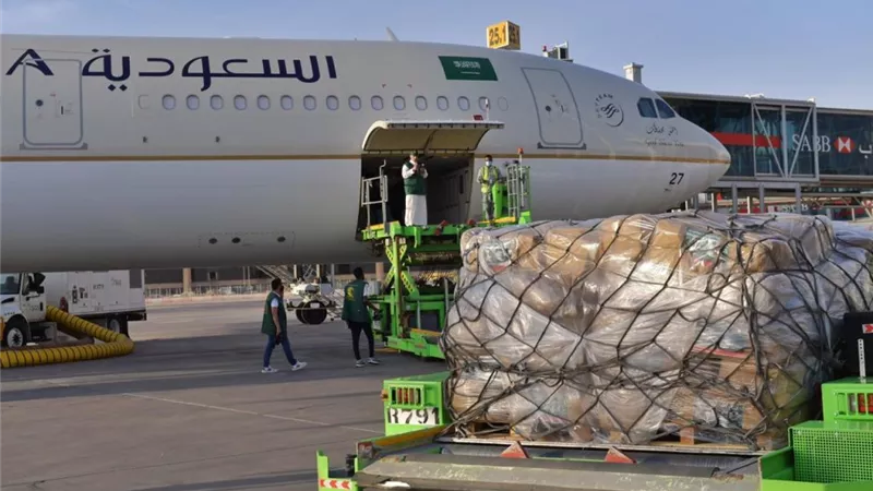 مغادرة الطائرة السعودية الـ 32 لدعم الشعب الفلسطيني في قطاع غزة