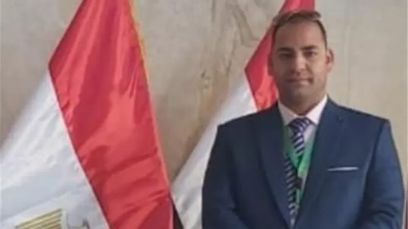 الدكتور شاكر عبدالنبي أول مدير للمجمع الصناعي في هو بقنا