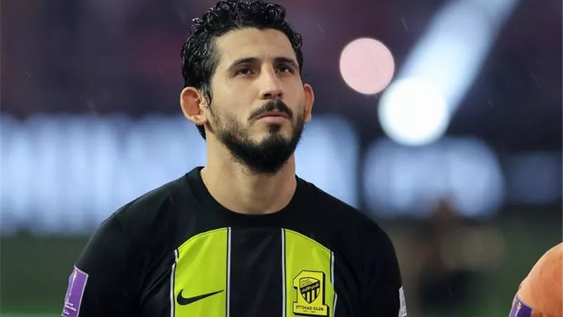 مدرب اتحاد جدة يحسم مصير أحمد حجازي