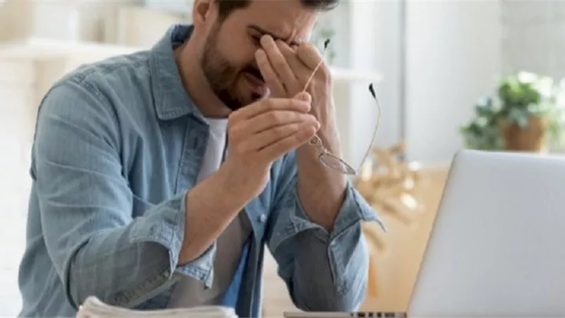 تعرف على كيفية علاج ألم العين في المنزل