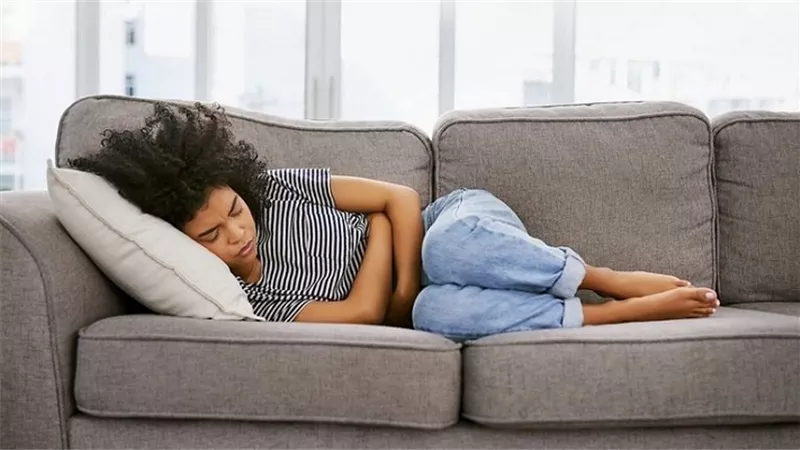 وسائل طبيعية لتخفيف آلام الدورة الشهرية .. تعرف عليها