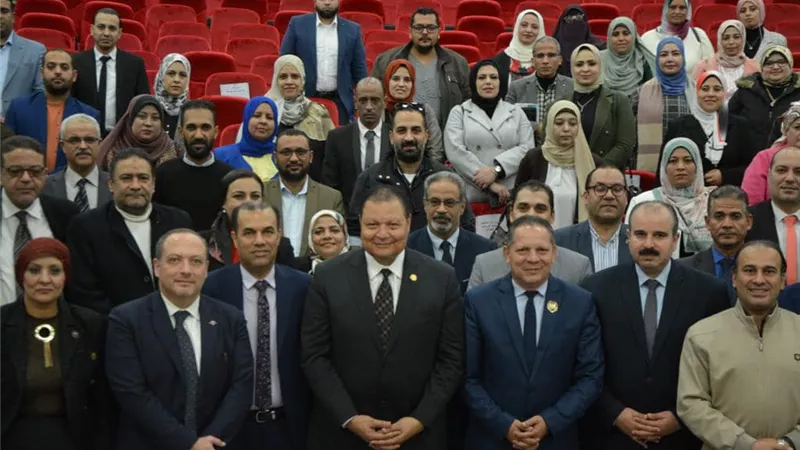 ندوة تعريفية للتأمين الصحي الشامل بجامعة دمياط