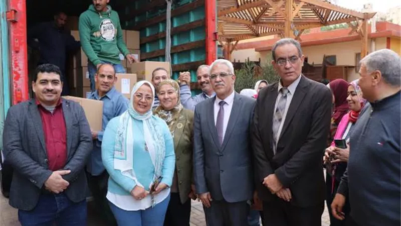 تسليم التابلت لطلاب اولي ثانوي بالقاهرة خلال ساعات