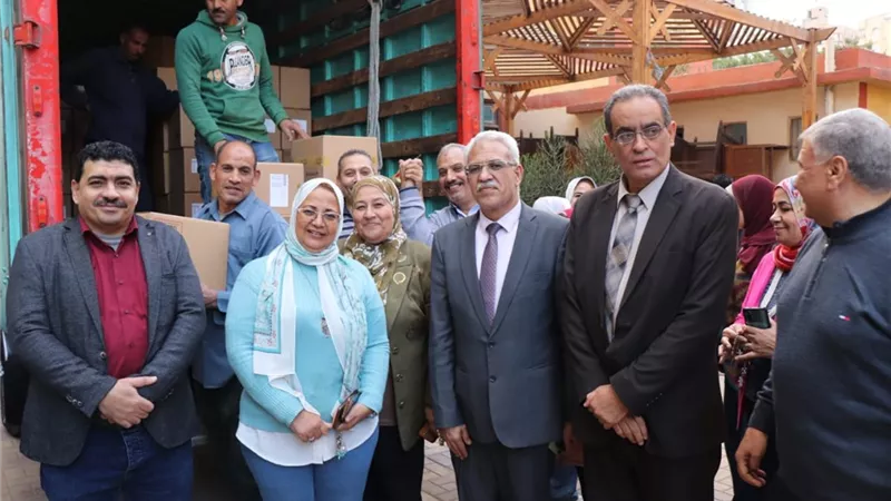 تسليم التابلت لطلاب اولي ثانوي بالقاهرة خلال ساعات