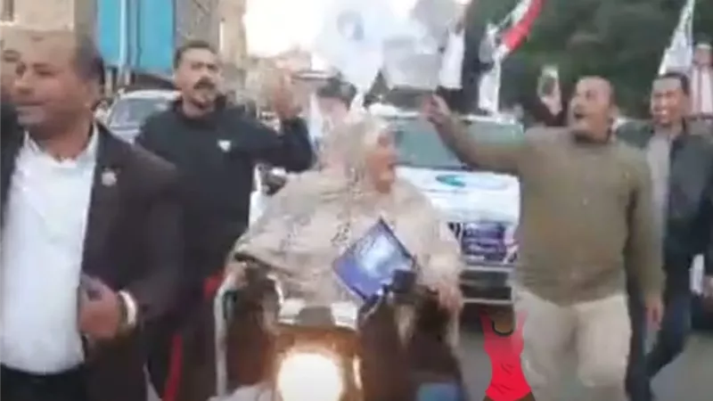 انطلاق مسيرة شعبية من أمام مستقبل وطن بالزقازيق احتفالا بفوز السيسى