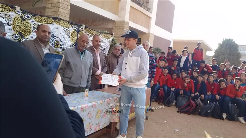 عادل عبيدو تكرم أوائل الطلبة واثنتين من موظفيها لبلوغهن سن الشباب