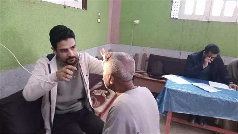 مناظرة 921 حالة بقافلة جامعة جنوب الوادى بقرية المحروسة بقنا