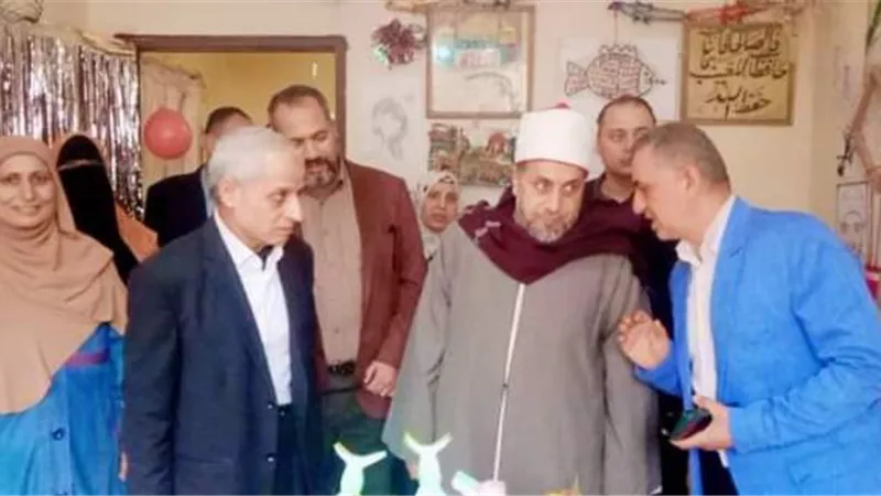الجنيدى يفتتح معرض مبادرة «أنا الراقي بأخلاقي» بلبيس