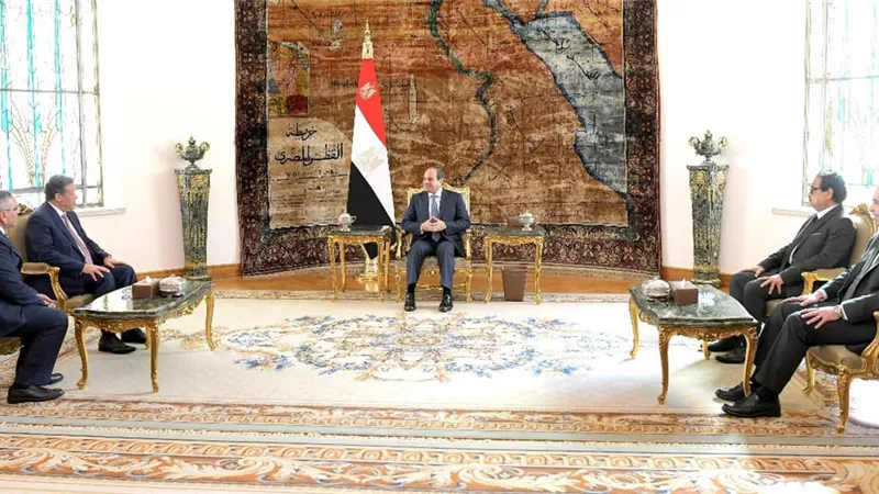 الرئيس السيسى يستقبل حازم عمر وفريد زهران وعبد السند يمامة بقصر الاتحادية