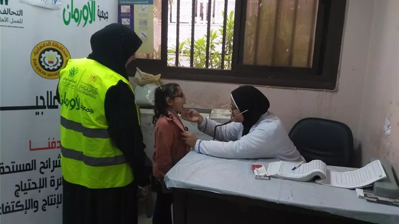 (3) قرى بالدقهلية تستفيد بقافلة طبية مجانية