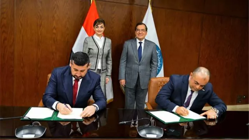 توقيع مذكرة تفاهم بين تاون جاس وسى أى إس جاز الرومانية فى الغاز