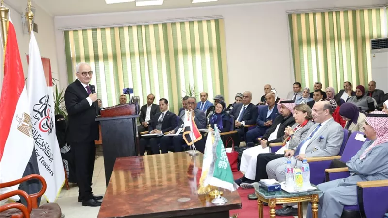 حجازي:تطوير التعليم أحد أهم عناصر استراتيجية بناء الإنسان المصري