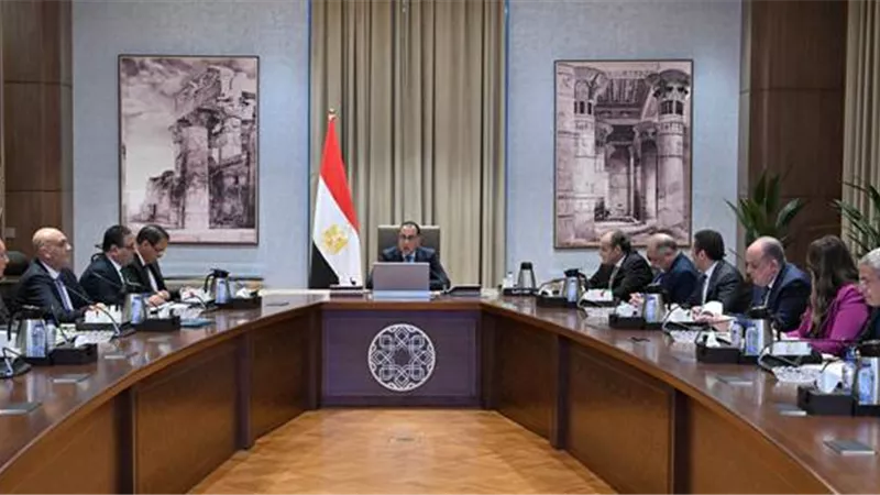 مدبولي يلتقى زعيم الأغلبيةورئيسي لجنتي الصناعةوالمشروعات المتوسطة