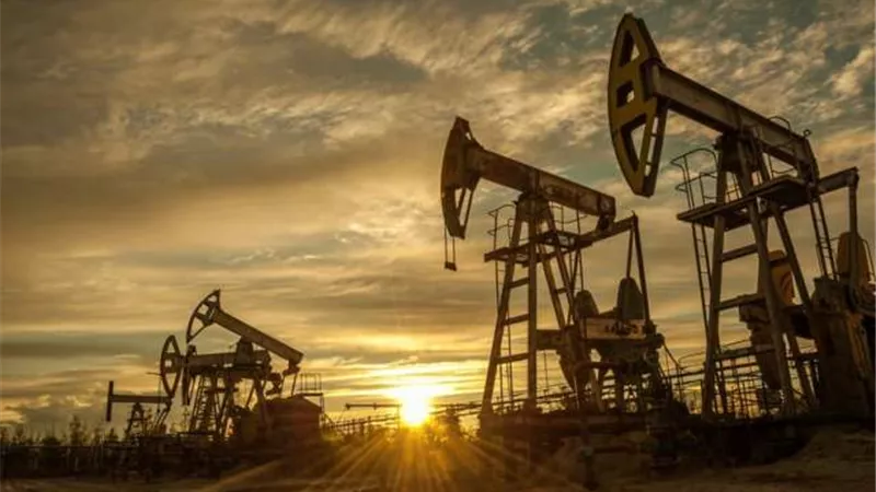 ارتفاع أسعار النفط بنحو 2% بعد مخاوف تعطل الإمدادات