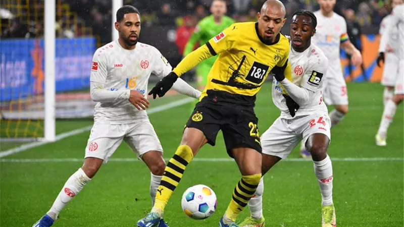 التعادل الإيجابي 1-1 يحسم موقعة بوروسيا دورتموند ضد ماينز .. شاهد