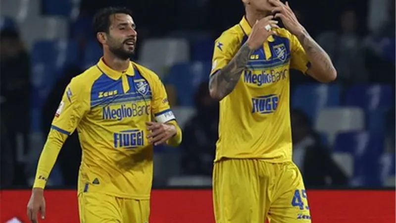 نابولي يودع كأس إيطاليا بعد الخسارة أمام فروسينوني بنتيجة 0-4