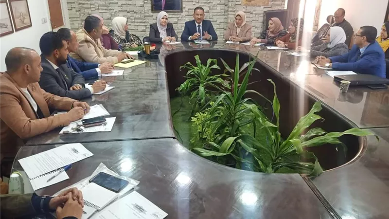 «وكيل التعليم بالجيزة» لـ«مدراء مدارس البرنامج الرئاسي»: أمن وسلامة الطالب أولى اهتماماتنا