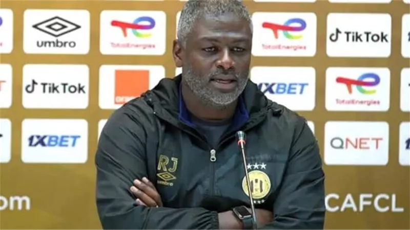 الجعايدي عن أنباء اقترابه من تدريب الزمالك : اسمي علي الطاولة