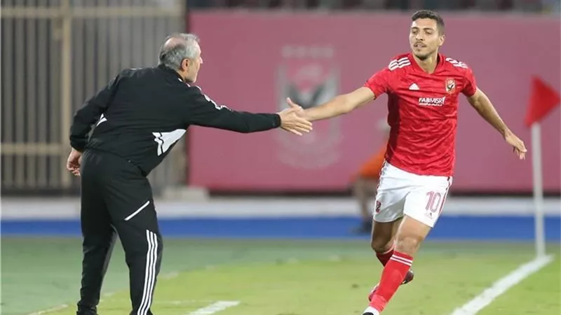 عبدالعزيز عبدالشافي: الأهلي لم يحالفه التوفيق في رحيل شريف ..شاهد