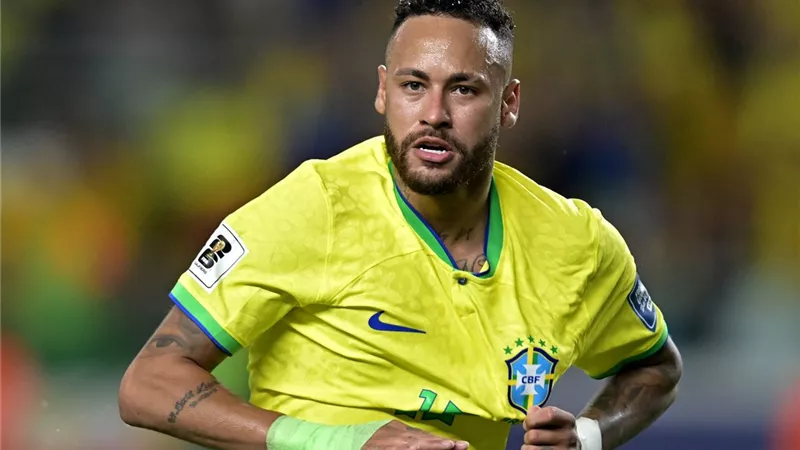 طبيب البرازيل يكشف عن صدمة بشأن موعد عودة نيمار