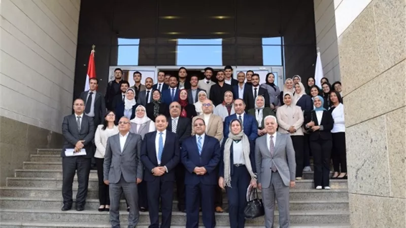 طلاب جامعة بنى سويف فى زيارة للجهاز المركزي للتنظيم والاداره