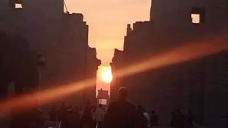 الاقصر تحتفل بتعامد الشمس على قدس الأقداس بمعابد الكرنك