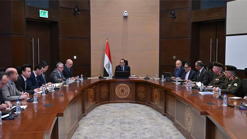 مدبولى يستعرض مقترحا للاستفادة من المياه المتخلفة عن مشروعات تحلية البحر
