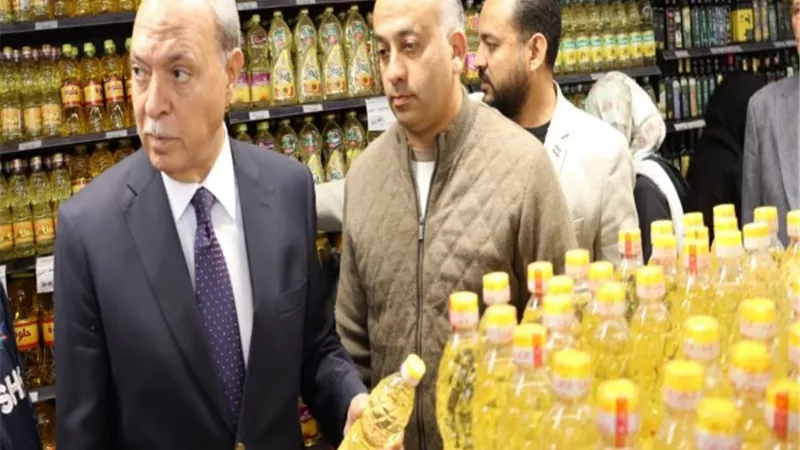 الهجان يتفقد أعمال النظافة بشبرا .. وعدد من الهايبرات بالخانكة والعبور