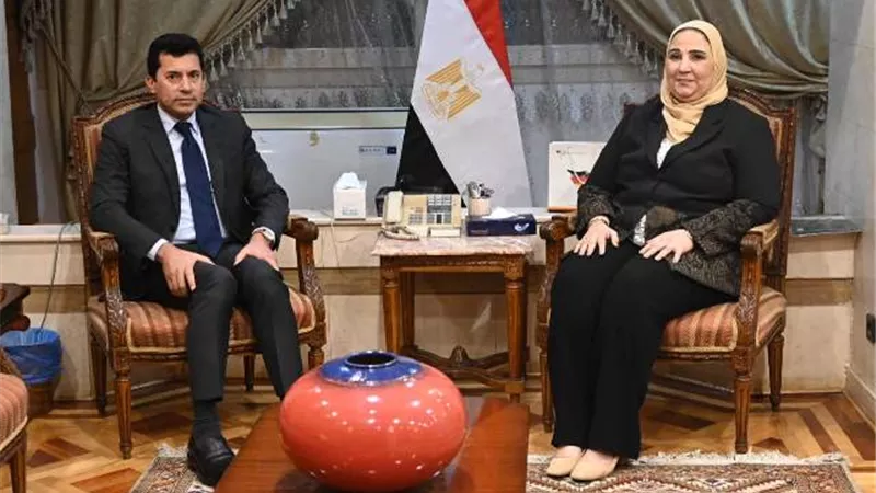 وزيرا التضامن والشباب يناقشان استعدادات 