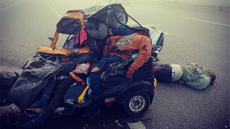 تفاصيل مصرع 5 فى تصادم توك توك بتريلا أمام مدينة بدر بأسماء وصور