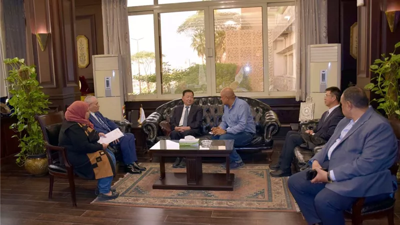 محافظ الأقصر يلتقى وفد مقاطعة خنان الصينية لبحث التعاون المشترك