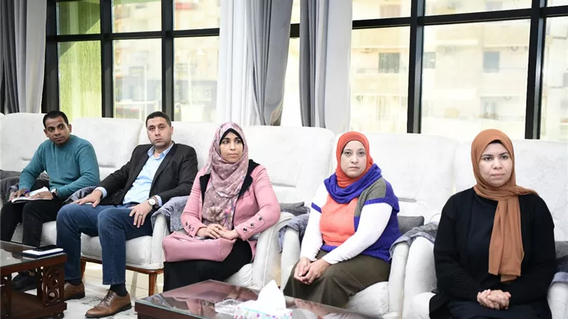 محافظ قنا يستقبل وفد من البرنامج الرئاسي لصحة المرأة