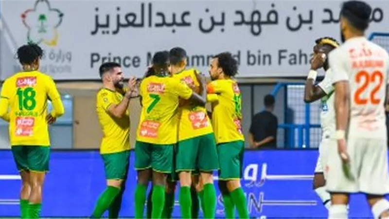 الخليج يفوز على الفيحاء بثنائية بالشوط الأول بالدوري السعودي..فيديو