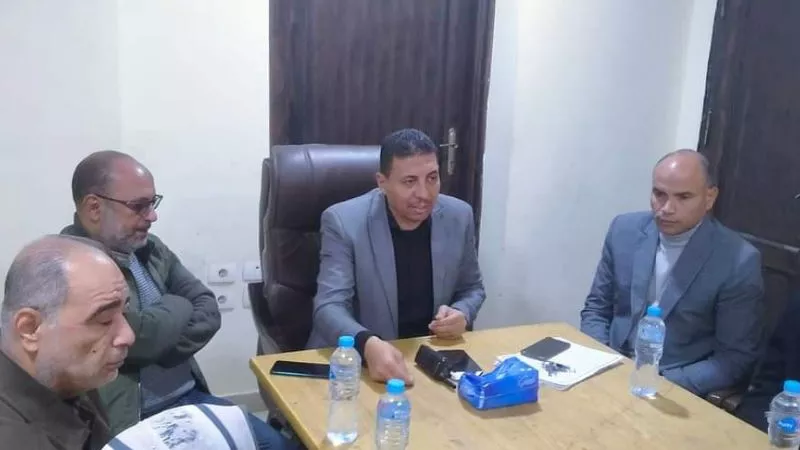 رئيس مدينة سمالوط يوجه بإنهاء كافة الرخص في أسرع وقت