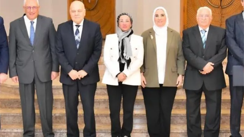 وزيرة البيئة تشارك في إطلاق مسابقة يوني جرين الوطنية