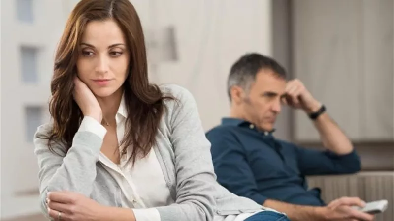 4 اسباب تقود للخرس الزوجى..تجنبها
