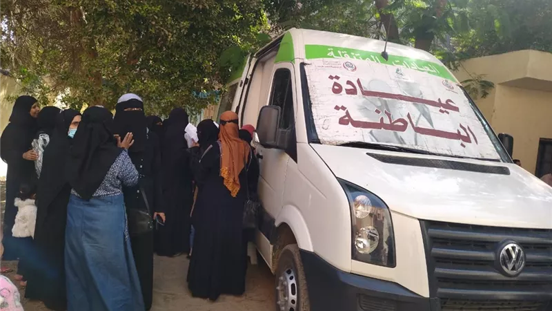 الكشف علي ٩٠٧ حالة في قافلة طبية مجانية بقوص