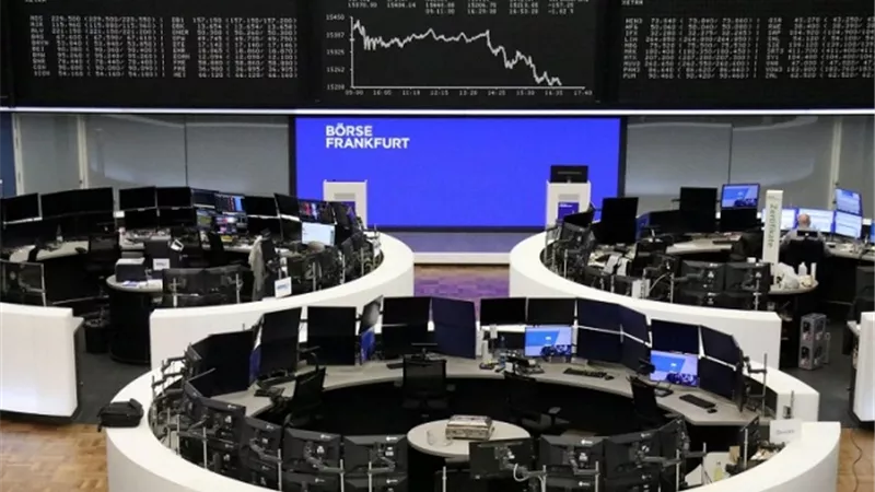 تراجع الأسهم الأوروبية متأثرة بهبوط التكنولوجيا