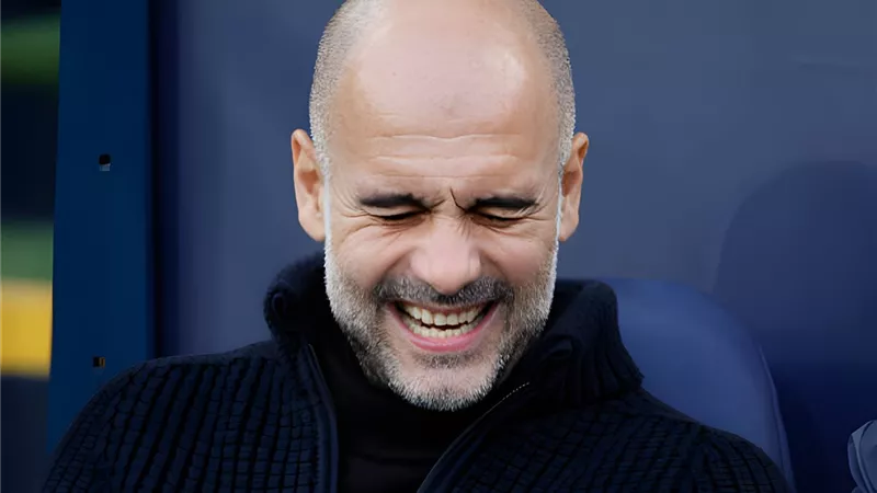 شاهد .. جوارديولا يرفع كأس مونديال الأندية